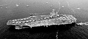 2008年9月25日，日本橫須賀軍港，原定部署在橫須賀基地的核動力航母“喬治·華盛頓”號入港。資料圖