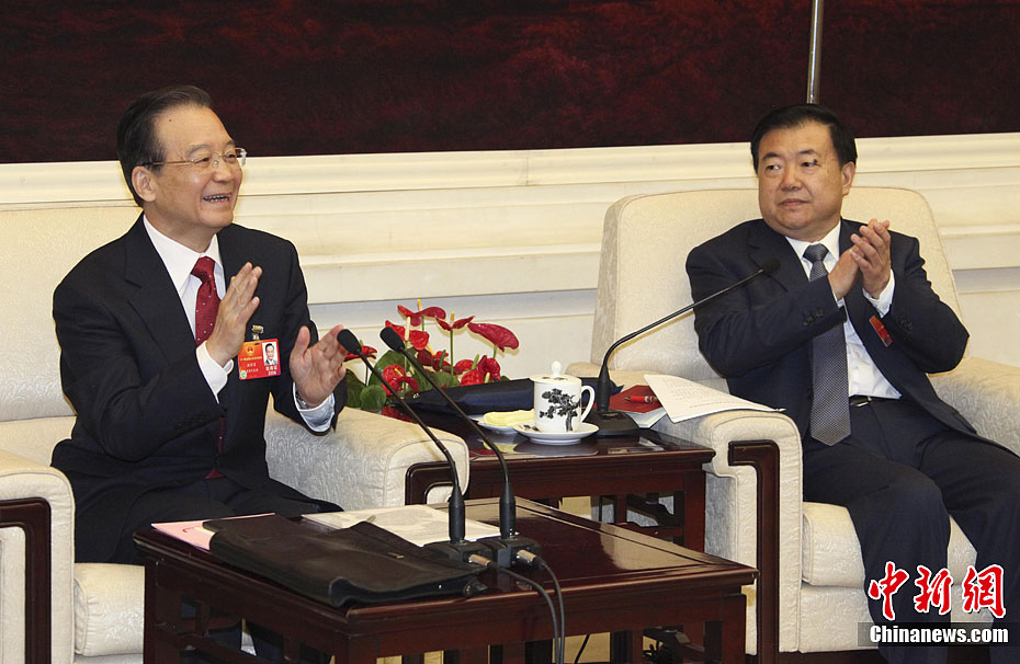 兩會(huì)現(xiàn)場(chǎng)：溫家寶再次與甘肅代表審議報(bào)告