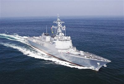 宙斯盾驅(qū)逐艦 載有尖端的雷達和反導系統(tǒng)。每天僅油費就近萬美元。