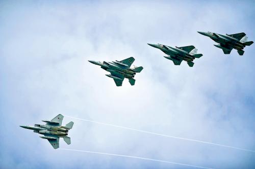 日航空自衛(wèi)隊F-15戰(zhàn)機(jī)已多次攔截中國飛機(jī)。圖為去年6月，日方F-15在美國參加作戰(zhàn)演習(xí)。