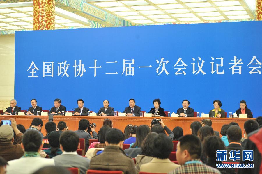 （兩會）（1）民主黨派中央和全國工商聯(lián)領(lǐng)導(dǎo)人集體接受媒體采訪