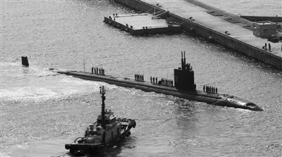 美軍6900噸級攻擊型核潛艇“夏延”號也參加了美韓計(jì)劃持續(xù)兩個月的軍演。潛射彈道導(dǎo)彈是美向韓提供的三大核保護(hù)傘之一