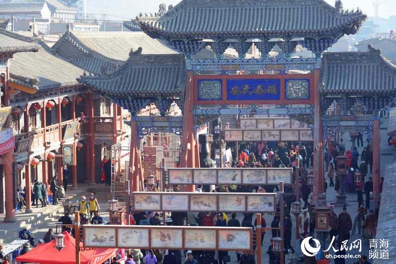 網(wǎng)絡(luò)媒體走轉(zhuǎn)改:古城萬人慶臘八 粥香暖心迎新年【9】