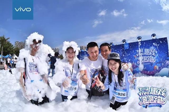 因?yàn)橐粓?chǎng)泡泡的約定，廈門(mén)這里全是人人人...