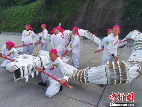 400余名海內外華夏兒女共祭嫘祖祈福中華