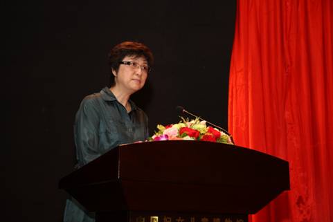 2011年5月14日下午，全國婦聯(lián)兒童工作部部長鄧麗為“好媽好爸大講堂”家庭教育指導(dǎo)活動致辭