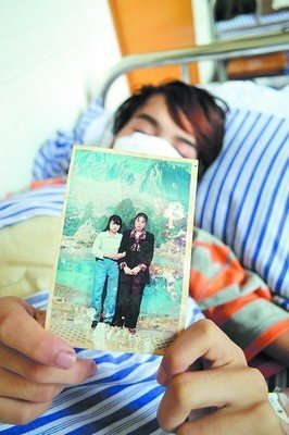 男孩患白血病尋失蹤母骨髓配對(duì) 線(xiàn)索只有張照片