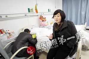 病床前，宋女士講述事發(fā)經(jīng)過(guò)。