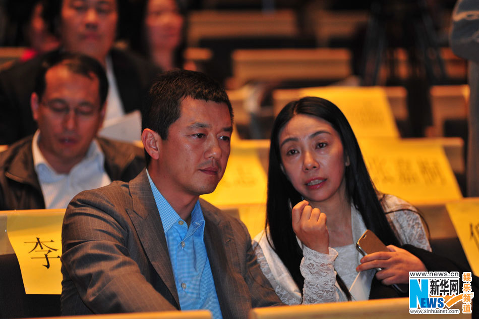 李亞鵬離婚后首次公開出席活動 贊助傳統音樂節(jié)