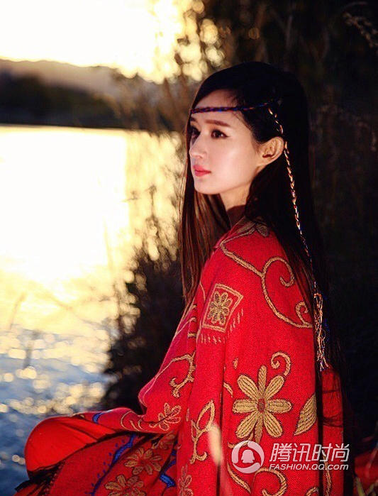 90后嫩?？崴品鏃顑?堅(jiān)稱從未整容