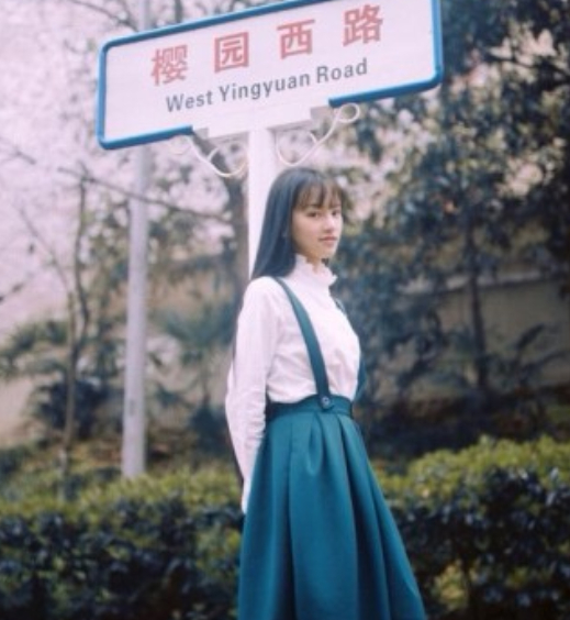 雪糕?；ňW(wǎng)絡(luò)走紅 盤點(diǎn)意外走紅的高校美女（組圖）