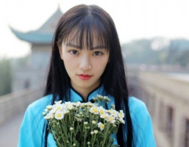 雪糕?；ňW(wǎng)絡(luò)走紅 盤點(diǎn)意外走紅的高校美女（組圖）