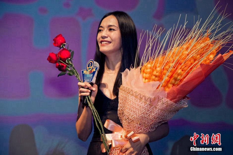 姚晨現(xiàn)身福州　首度演雙生花坦言無(wú)太大壓力(圖)